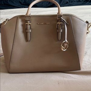 BRAND NEW MICHAEL KORS PURSE KIARA